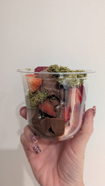 Dubai Pistachio Strawberry Cups