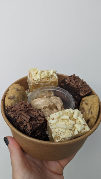 Mini Bites Dipper Box - Mini Brownies, Blondies & Cookies with Dipping Sauce Pot